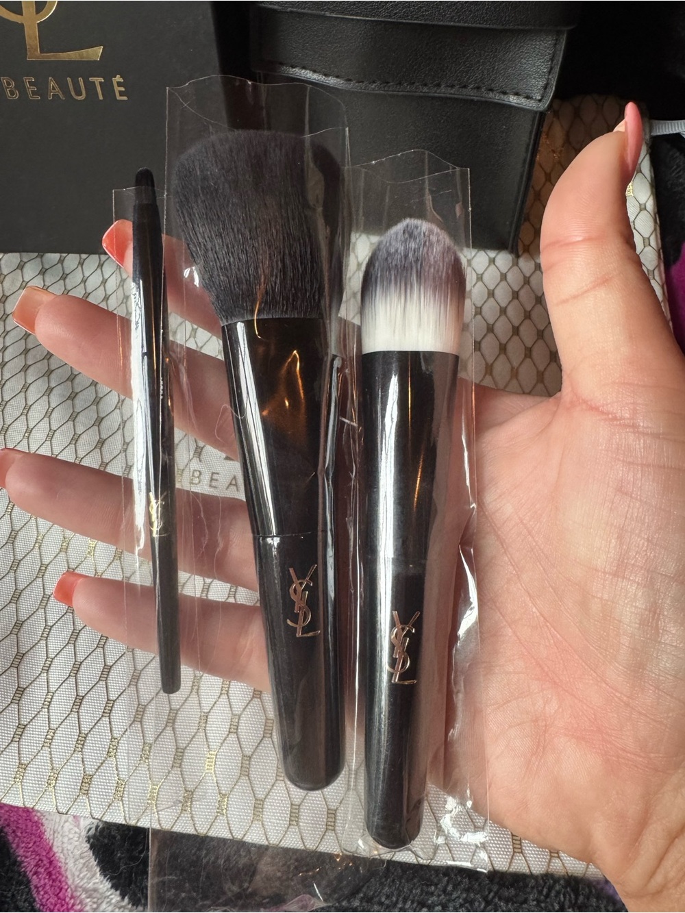 YSL Yves Saint Laurent Makeup Brush Set - Picture 2 of 2